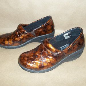 Clogs Cherokee Transcends Patent Snake Skin Print Tortoiseshell Color Size 7.5